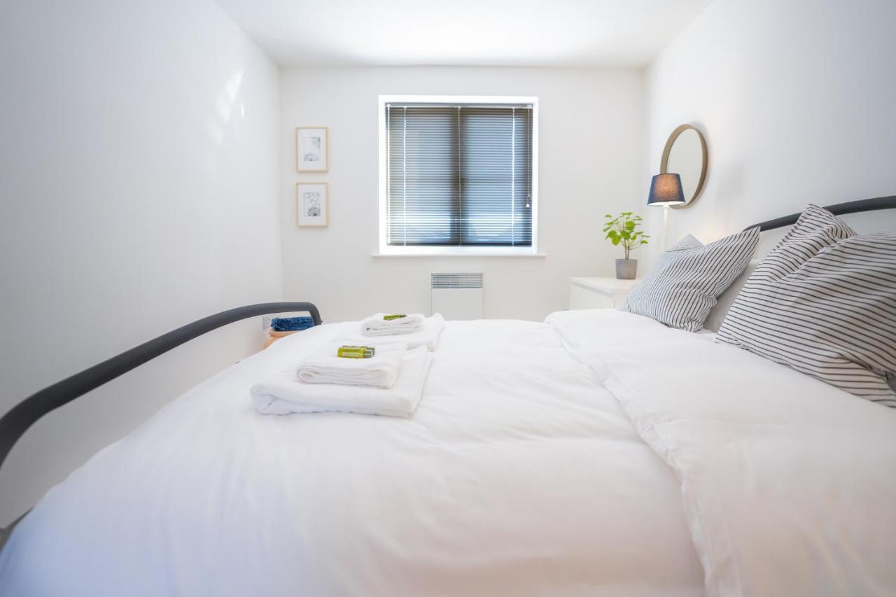 Stylish Apartment With Private Parking Cardiff Exterior foto